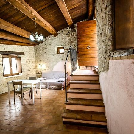 Apartamento Le Aie Di Postignano Sellano Exterior foto