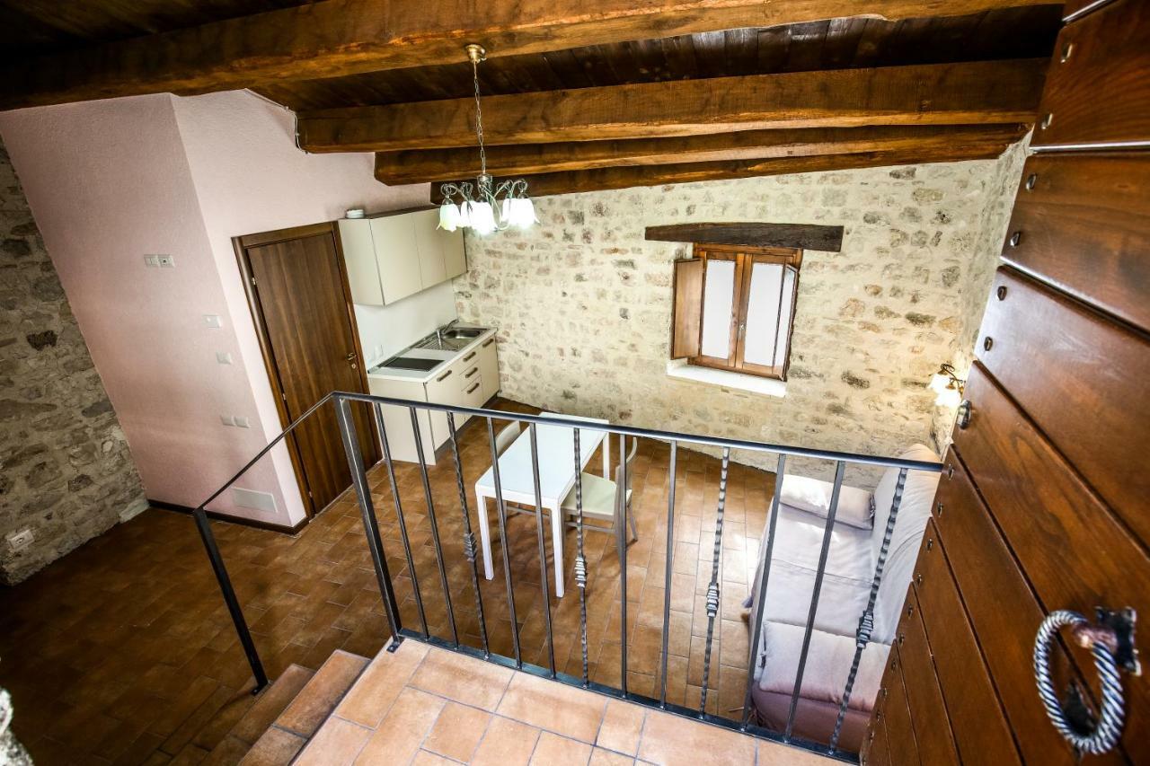 Apartamento Le Aie Di Postignano Sellano Exterior foto