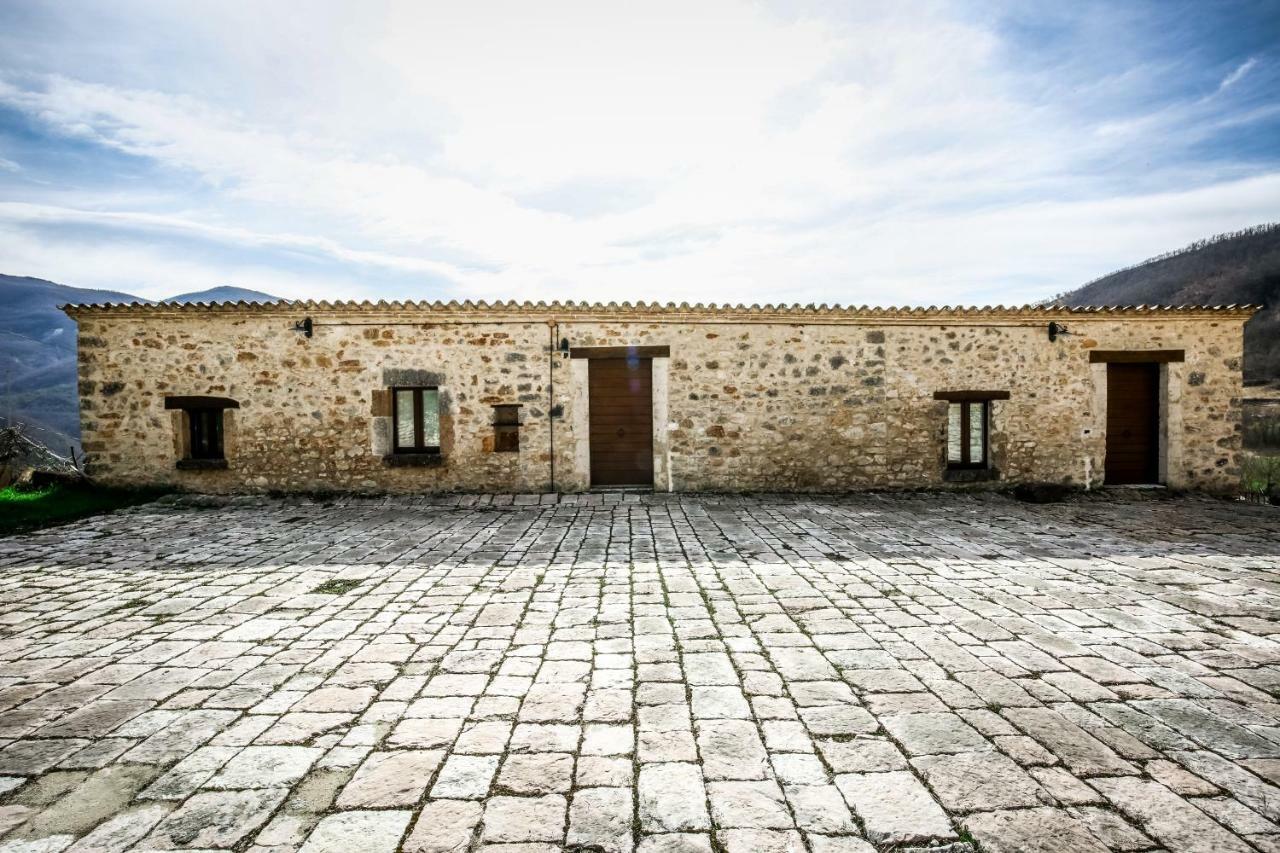 Apartamento Le Aie Di Postignano Sellano Exterior foto