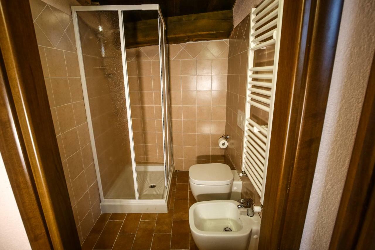 Apartamento Le Aie Di Postignano Sellano Exterior foto